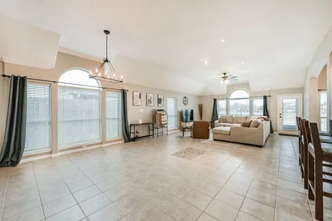 $387,000 | 153 Greenridge Circle, League City, TX 77573