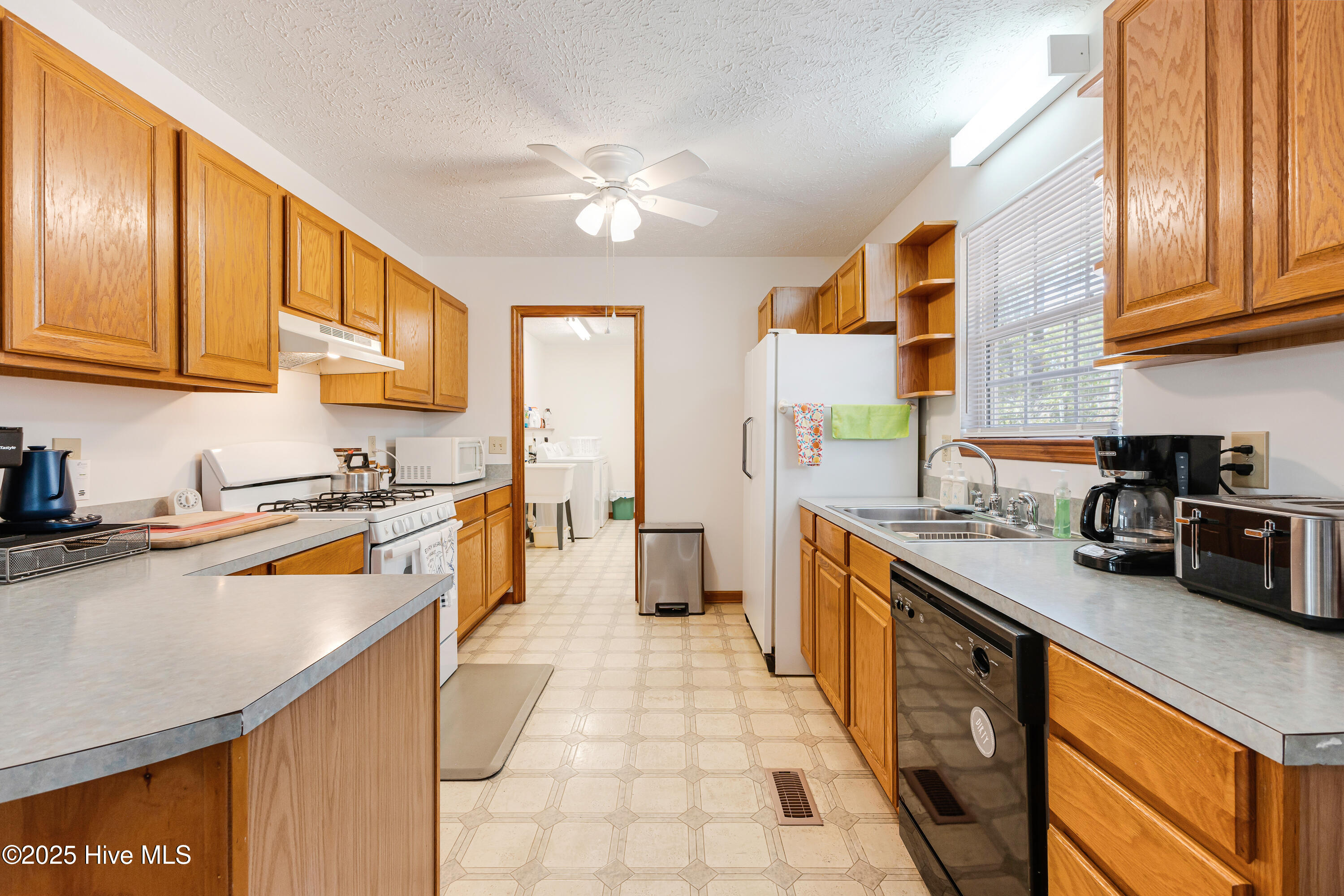 1393 Grace Road Boiling Spring Lakes, NC 28461 - Photo 14 of 31 1393 Grace-14