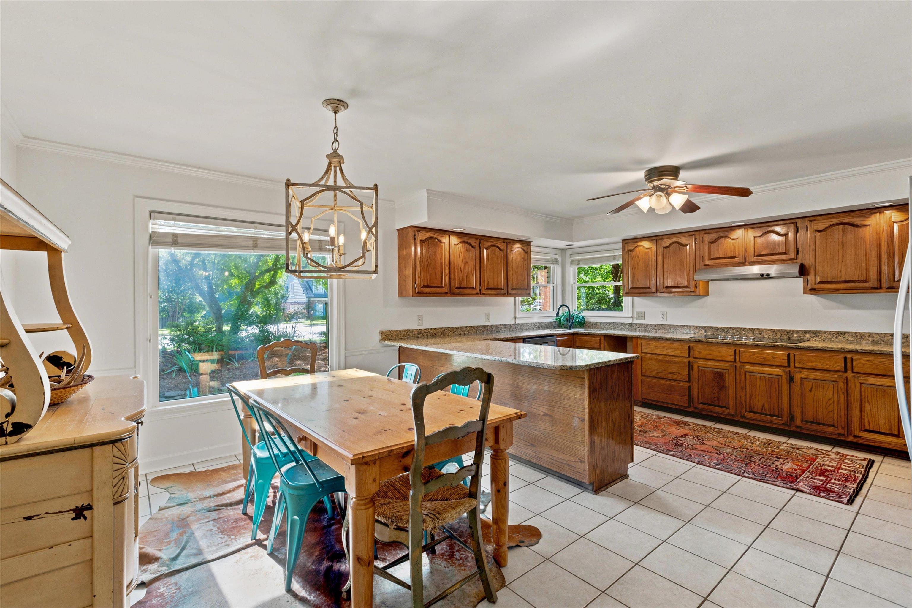 1863 Miller Farms Road Germantown, TN 38138 - Photo 11 of 32 Kitchen has large eat -in area, tile floor, smooth ceilings, newly painted