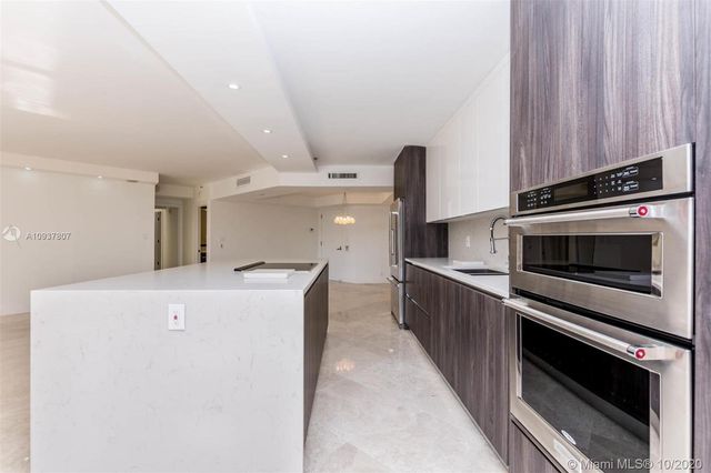 $490,000 | 19707 Turnberry Way, Unit 11G, Aventura, FL 33180