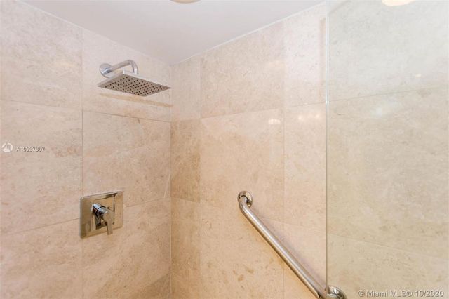 $490,000 | 19707 Turnberry Way, Unit 11G, Aventura, FL 33180