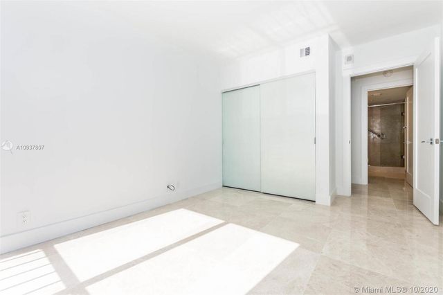 $490,000 | 19707 Turnberry Way, Unit 11G, Aventura, FL 33180