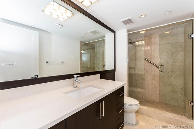 $490,000 | 19707 Turnberry Way, Unit 11G, Aventura, FL 33180