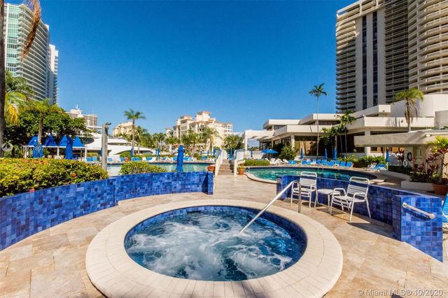 $490,000 | 19707 Turnberry Way, Unit 11G, Aventura, FL 33180