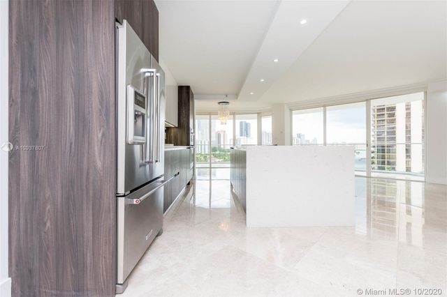 $490,000 | 19707 Turnberry Way, Unit 11G, Aventura, FL 33180