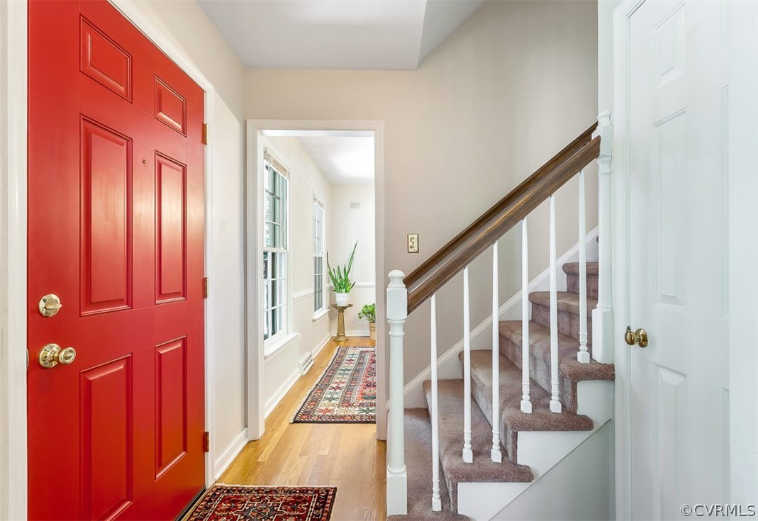 13815 Sterlings Bridge Road Midlothian, VA 23112 - Photo 5 of 27 a view of stairs