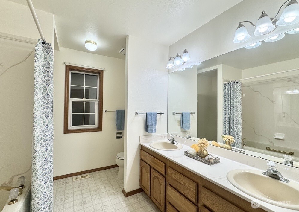 17517 Southeast 293rd Place Kent, WA 98042 - Photo 24 of 39