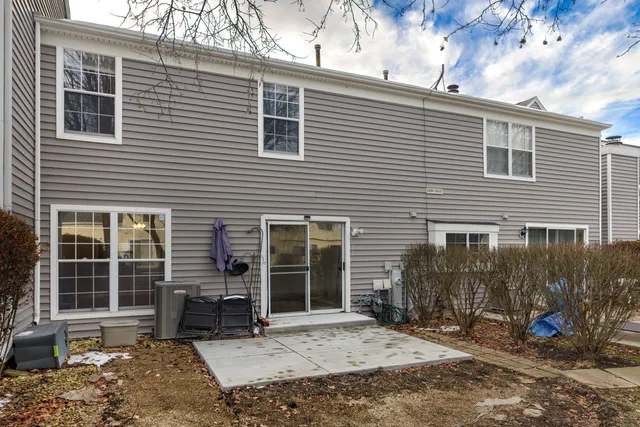 $275,000 | 1604 Pebble Beach Circle, Elgin, IL 60123