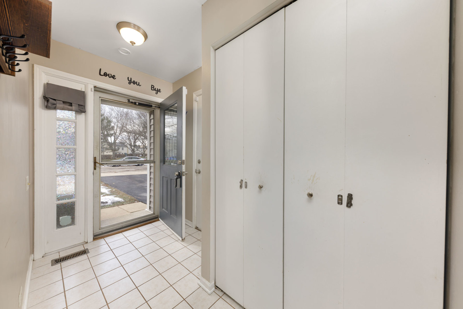 1604 Pebble Beach Circle Elgin, IL 60123 - Photo 4 of 37