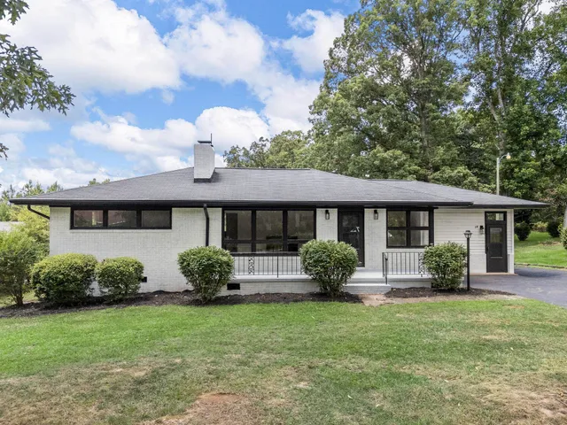 $264,500 | 14 Wofford Street, Inman, SC 29349