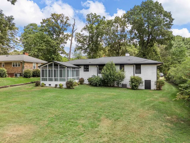 $264,500 | 14 Wofford Street, Inman, SC 29349