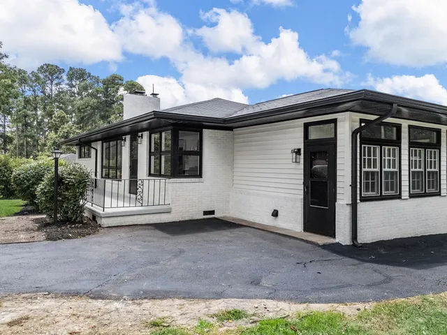 $264,500 | 14 Wofford Street, Inman, SC 29349