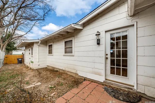 $1,795 | 203 Sullivan Drive, San Antonio, TX 78213