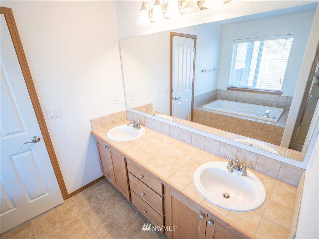 24206 185th Loop Southeast Covington, WA 98042 - Photo 12 of 23 Gallery Image 12