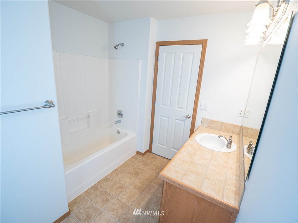 24206 185th Loop Southeast Covington, WA 98042 - Photo 19 of 23 Gallery Image 19