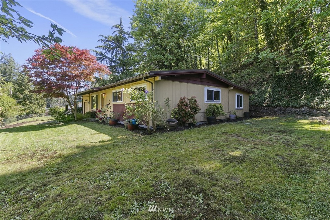 17205 Southeast Covington Sawyer Road Kent, WA 98042 - Photo 1 of 27 Gallery Image 1