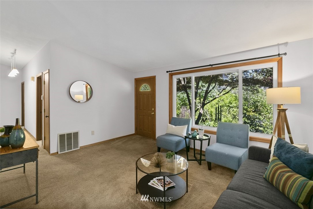 17205 Southeast Covington Sawyer Road Kent, WA 98042 - Photo 3 of 27 Gallery Image 3