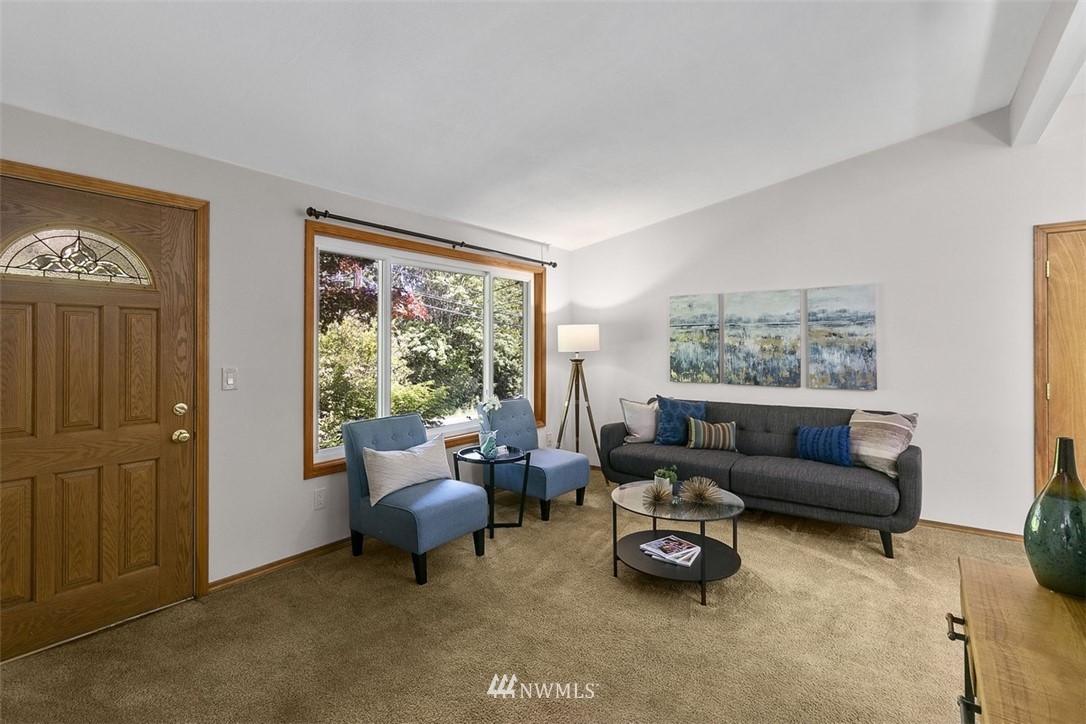 17205 Southeast Covington Sawyer Road Kent, WA 98042 - Photo 4 of 27 Gallery Image 4