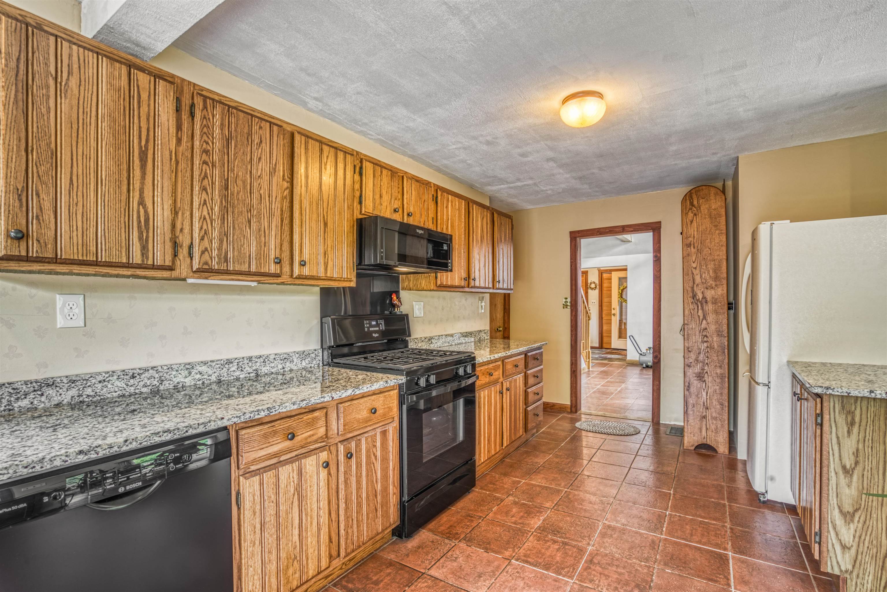 212 North Shore Road Newport, NH 03773 - Photo 11 of 35