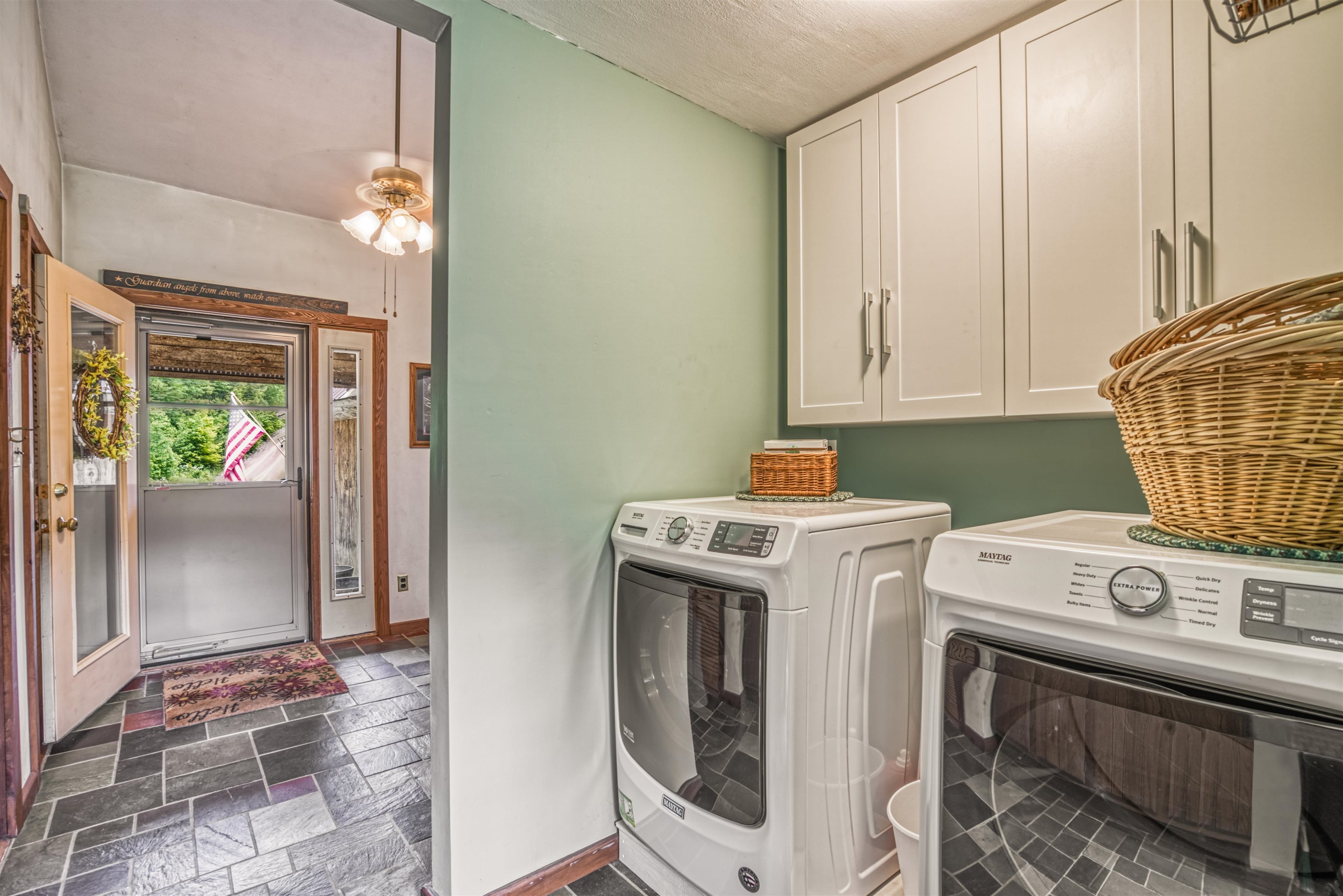 212 North Shore Road Newport, NH 03773 - Photo 13 of 35