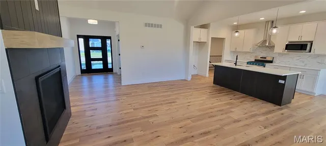 $494,000 | 8450 Herrick Park Drive, Troy, IL 62294