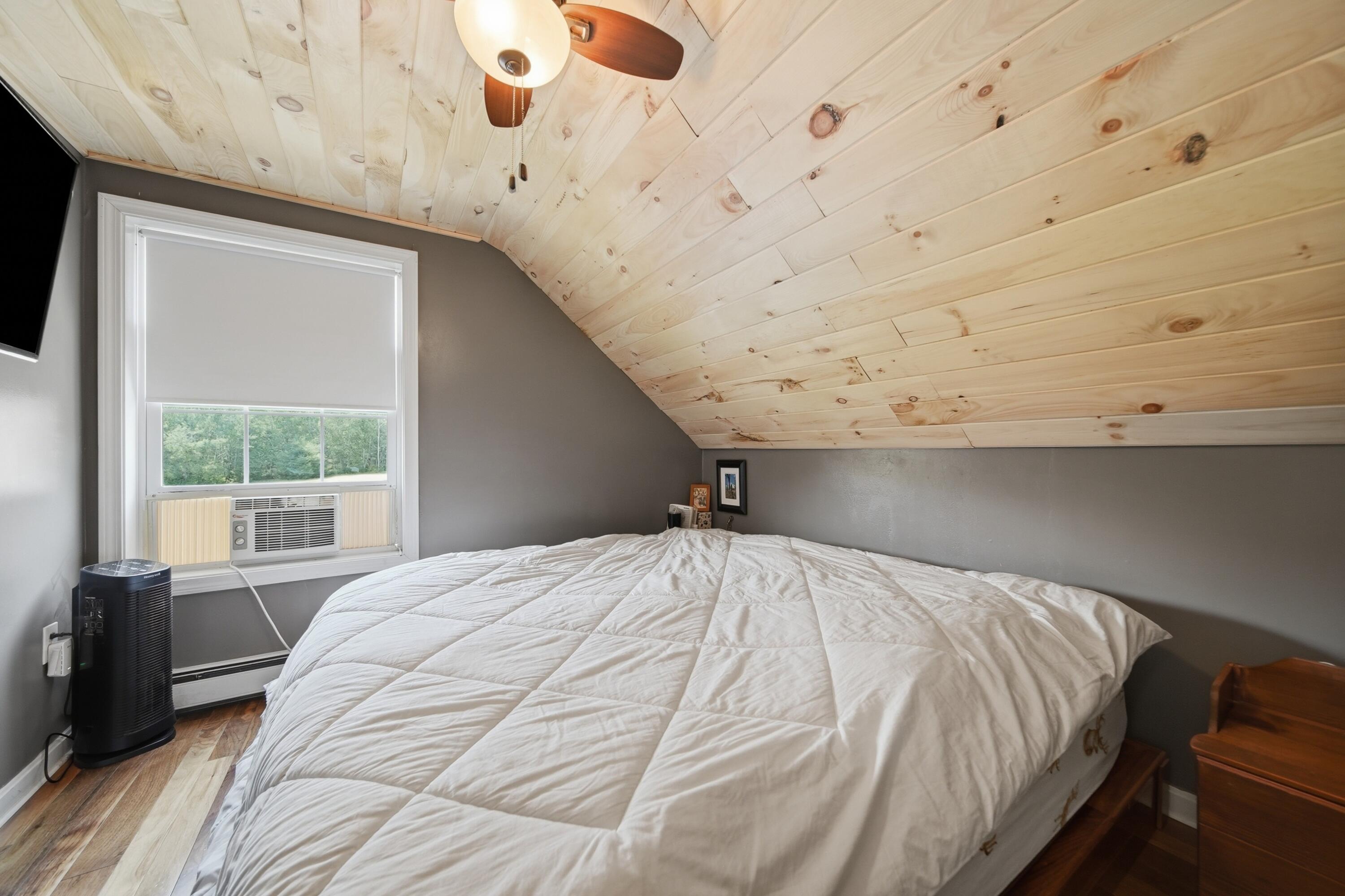 81 Pigeon Brook Road Baldwin, ME 04091 - Photo 25 of 60 2nd Floor Bed