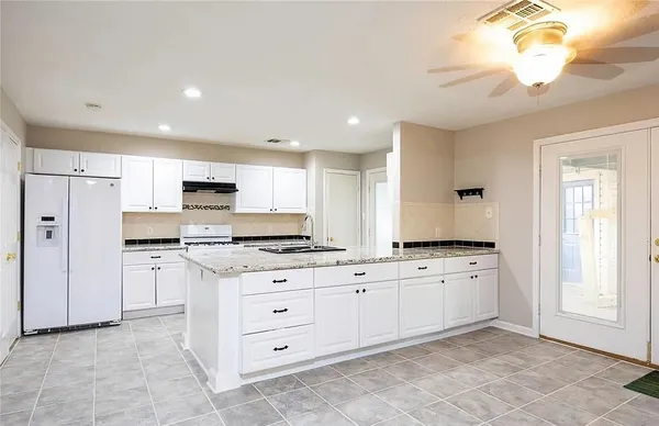 $2,100 | 7019 Bent Branch Drive, Houston, TX 77088