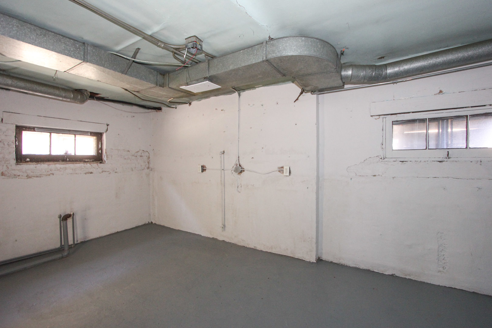 7610 Washington Boulevard River Forest, IL 60305 - Photo 25 of 30 a view of a livingroom with an empty space