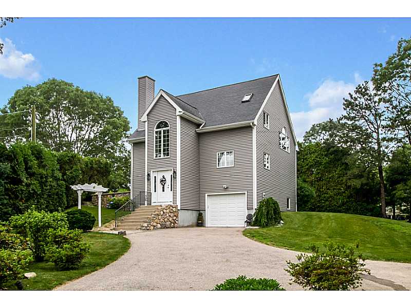 21 Plateau Road Westerly, RI 02891 - Photo 1 of 17 Exterior Front.