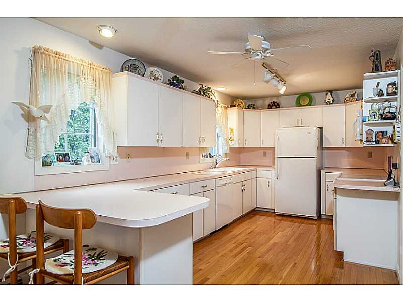 21 Plateau Road Westerly, RI 02891 - Photo 12 of 17 Kitchen.
