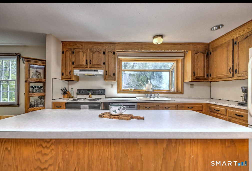 120 Catering Road Wolcott, CT 06716 - Photo 14 of 21
