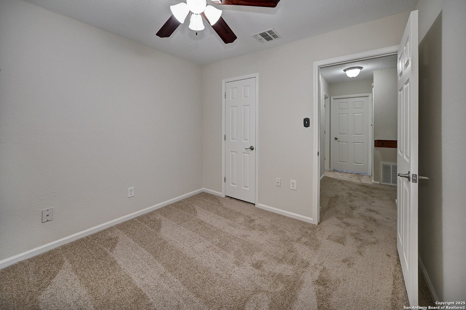 7543 Beaver Tree San Antonio, TX 78249 - Photo 30 of 38 an empty room with a bathroom