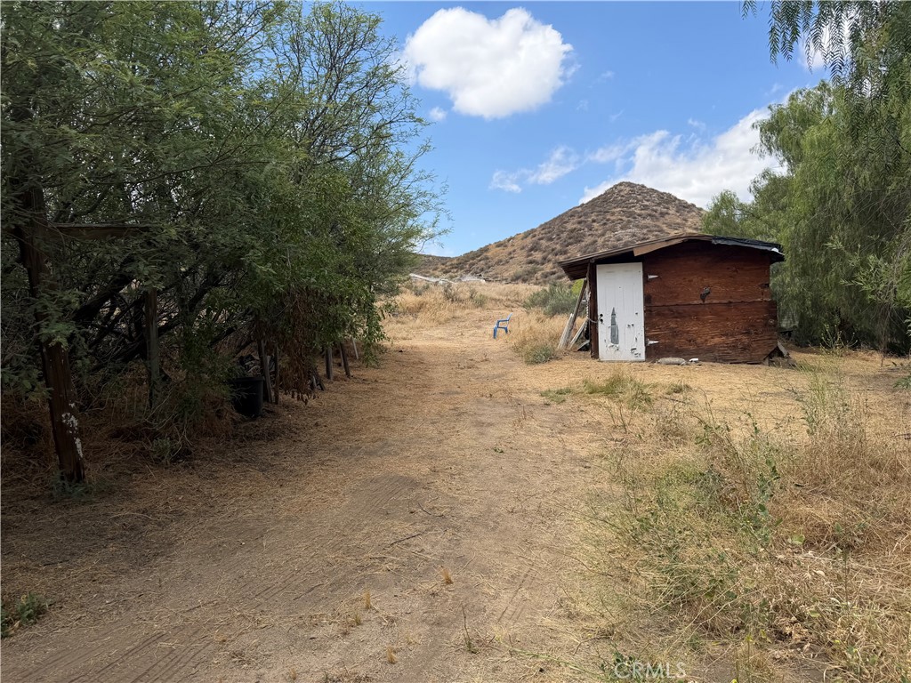 42520 Grama Road Hemet, CA 92544 - Photo 2 of 13