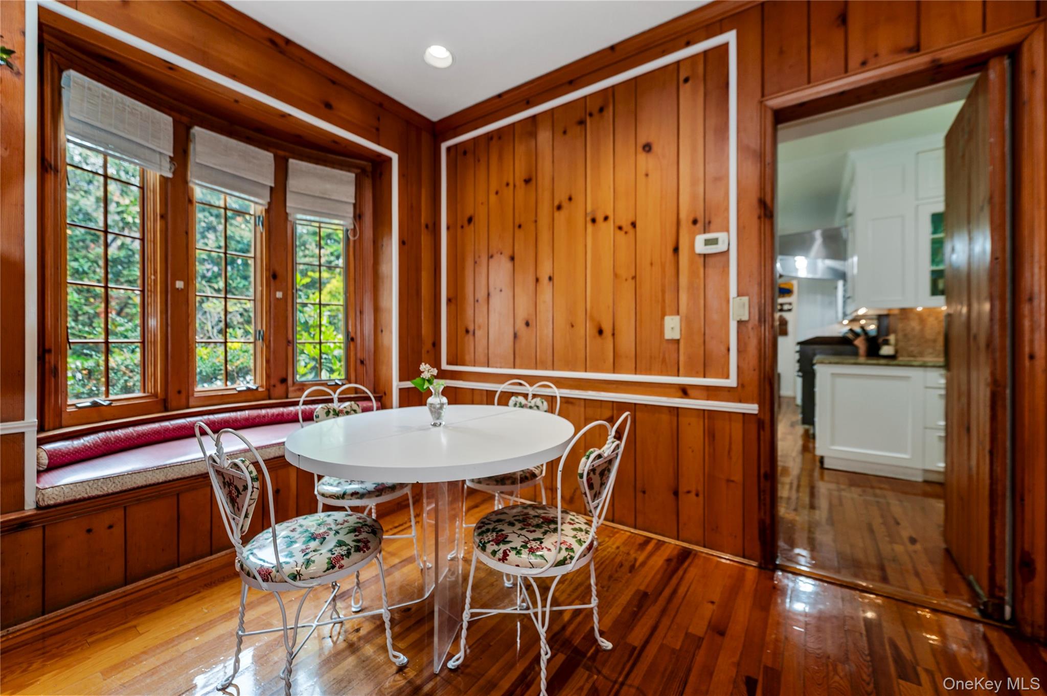 111 Clent Road Great Neck, NY 11021 - Photo 15 of 41 Breakfast nook