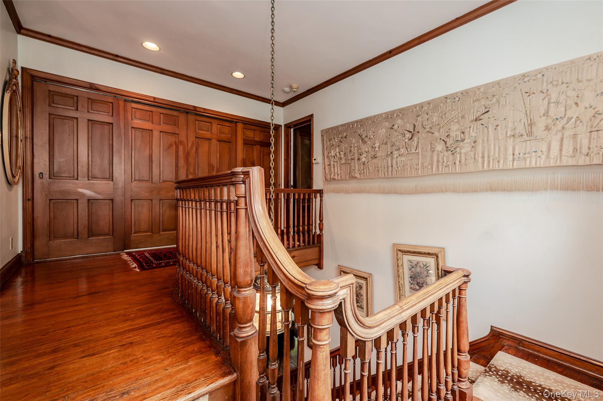 111 Clent Road Great Neck, NY 11021 - Photo 20 of 41 Upstairs