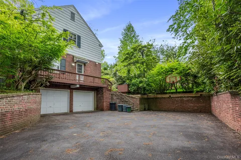 $2,988,000 | 111 Clent Road, Great Neck, NY 11021