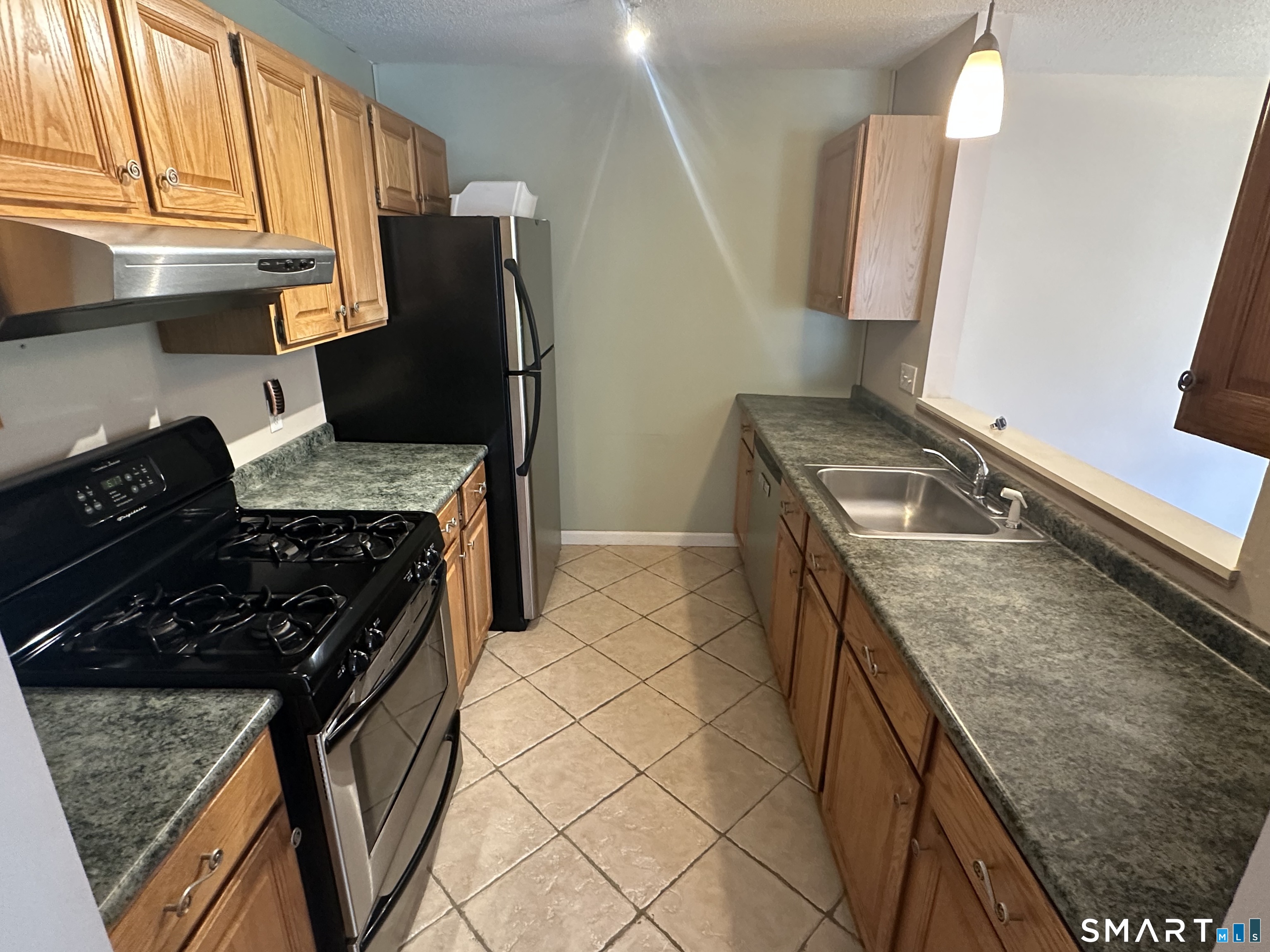 151 Foxbridge Village Road, Unit 151 Branford, CT 06405 - Photo 7 of 18