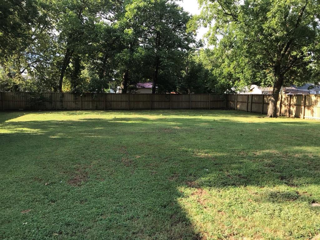 1824 North Binkley Street Sherman, TX 75092 - Photo 19 of 19 View of fenced backyard