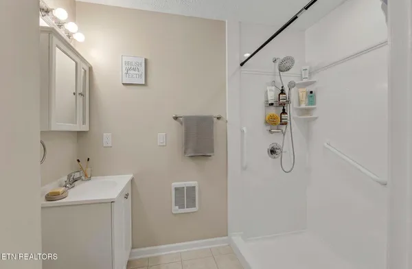 $399,900 | 477 Klondike Circle, Kodak, TN 37764