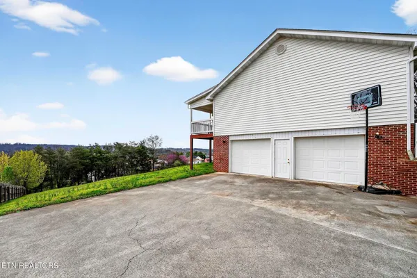 $399,900 | 477 Klondike Circle, Kodak, TN 37764