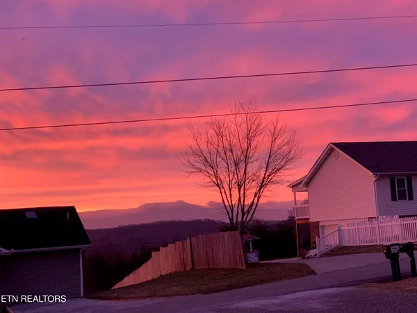 $399,900 | 477 Klondike Circle, Kodak, TN 37764