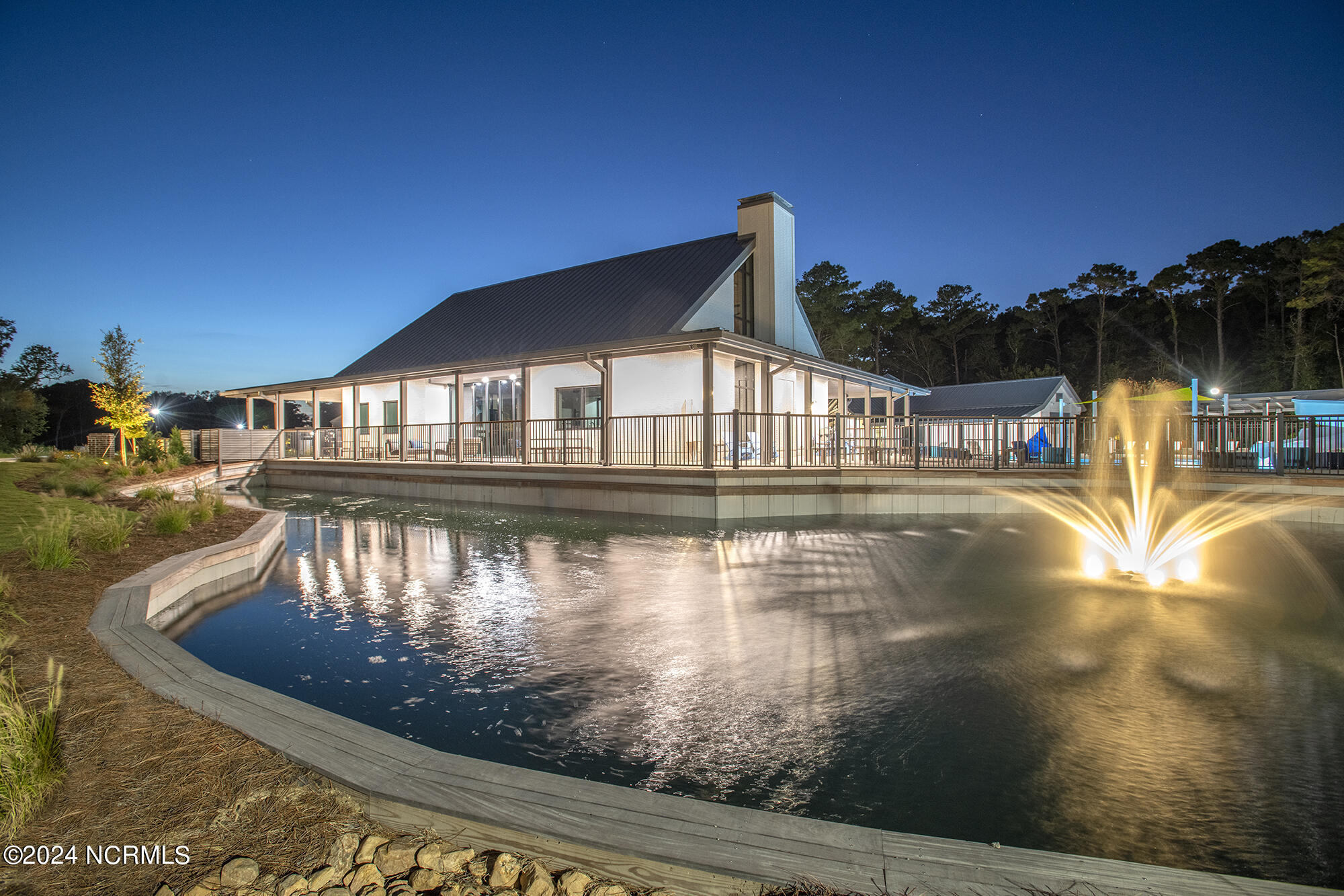 141 Freedom Park Road Beaufort, NC 28516 - Photo 9 of 17 Exterior Clubhouse