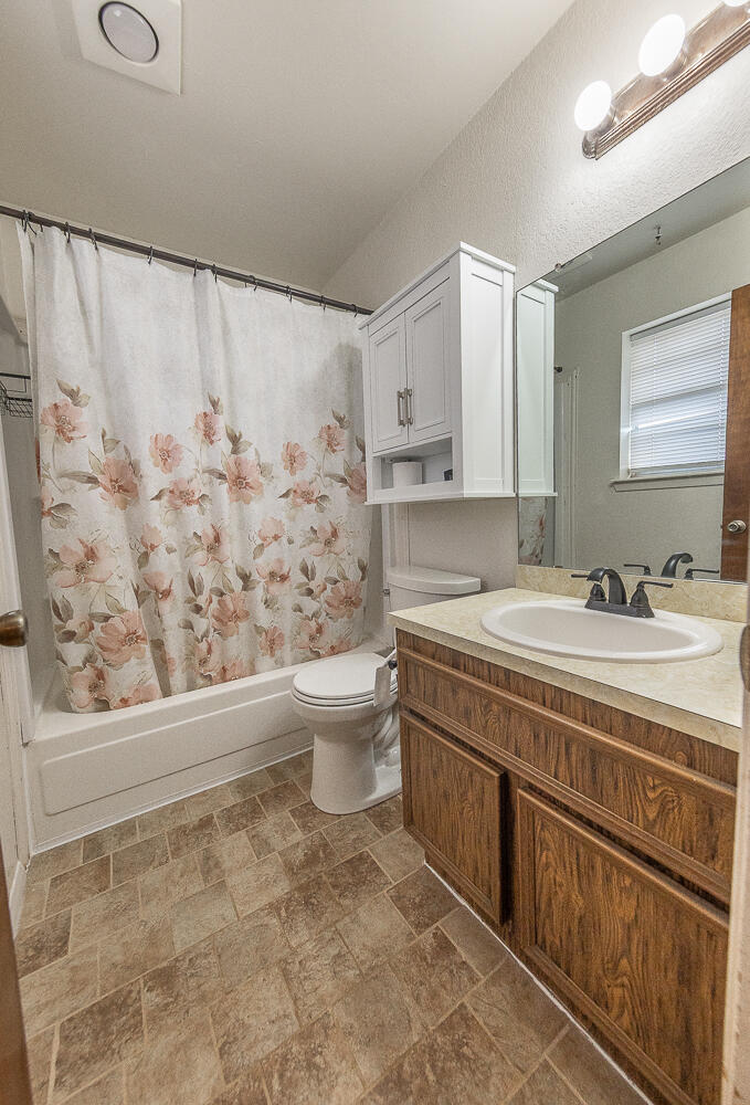 2317 78th Street Lubbock, TX 79423 - Photo 15 of 23 2L9A3937