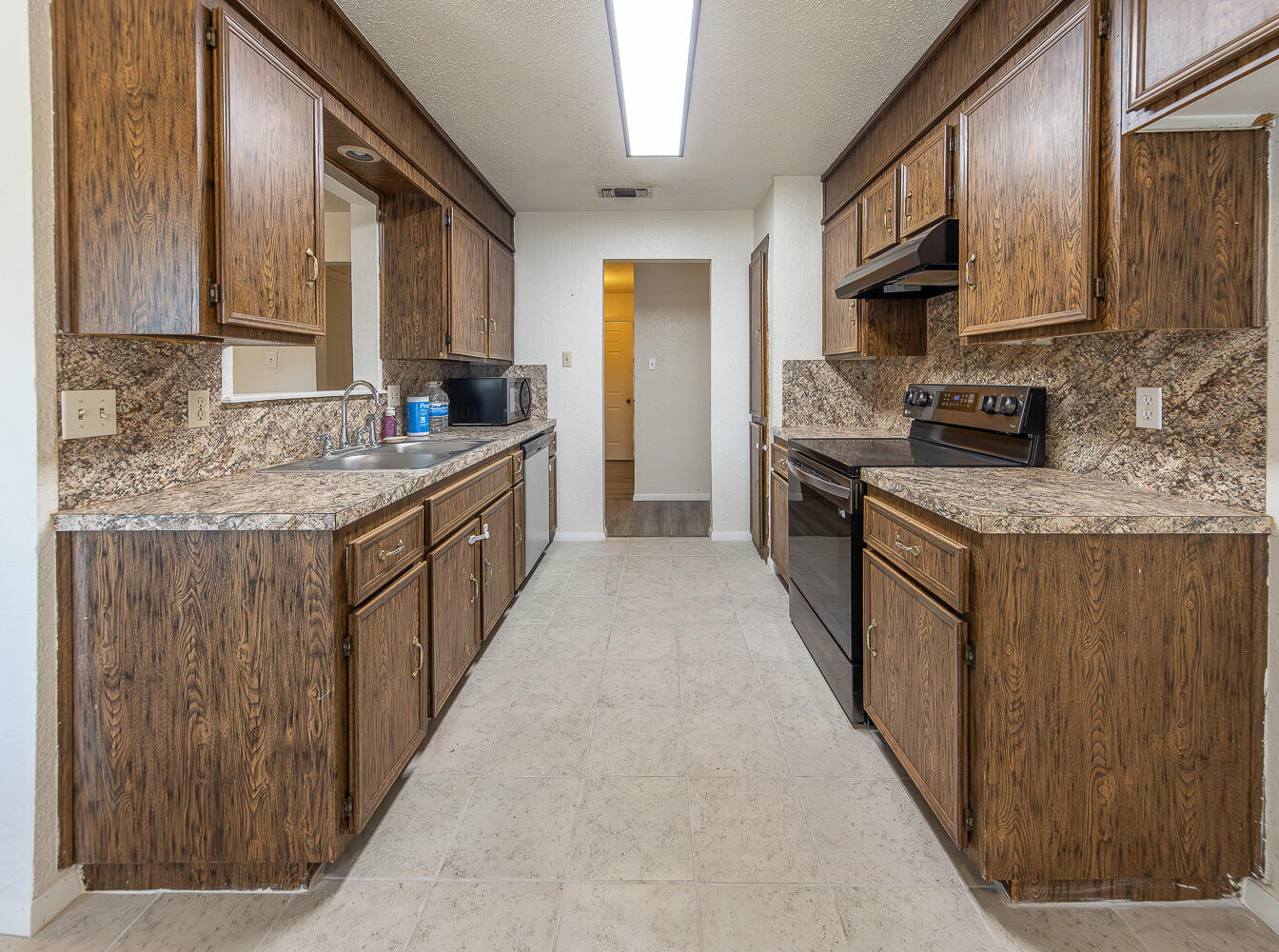 2317 78th Street Lubbock, TX 79423 - Photo 3 of 23 2L9A3891