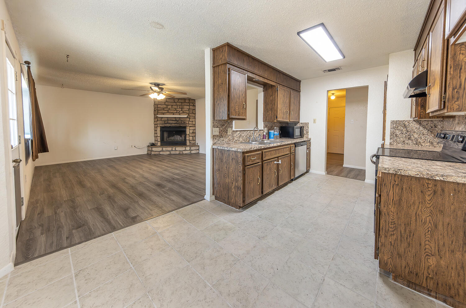 2317 78th Street Lubbock, TX 79423 - Photo 8 of 23 2L9A3885