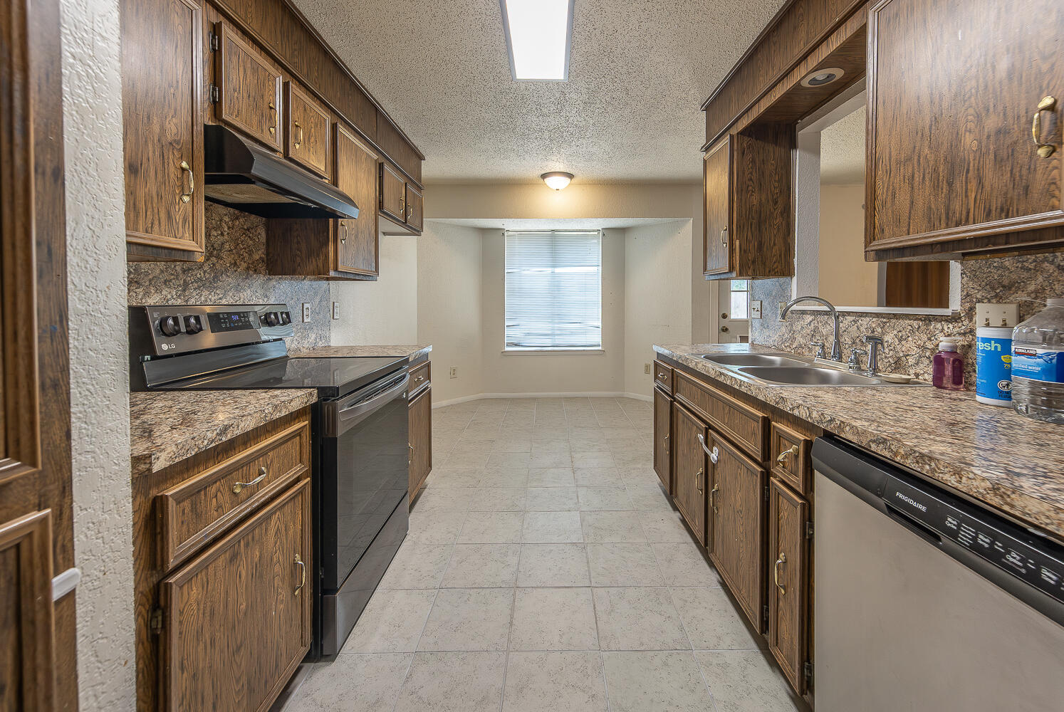 2317 78th Street Lubbock, TX 79423 - Photo 9 of 23 2L9A3899