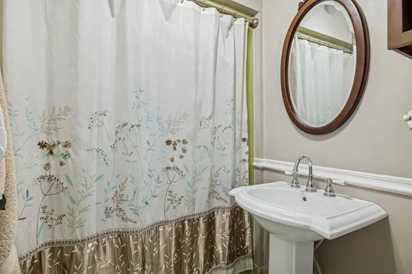 $575,000 | 117 Sam Davis Drive, Springfield, TN 37172