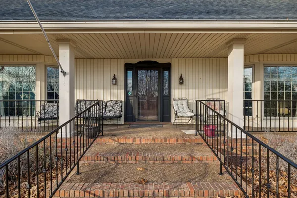 $575,000 | 117 Sam Davis Drive, Springfield, TN 37172