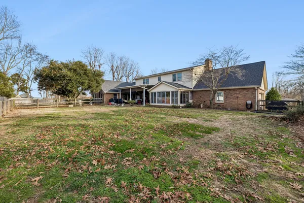 $575,000 | 117 Sam Davis Drive, Springfield, TN 37172