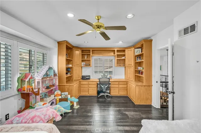 $1,050,000 | 28314 Easton Lane, Santa Clarita, CA 91350